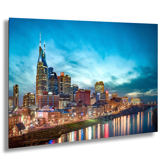 a picture of a city skyline at night