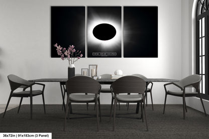 a black and white photo of a dining room