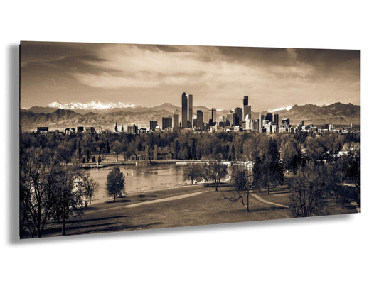 a black and white photo of a city skyline
