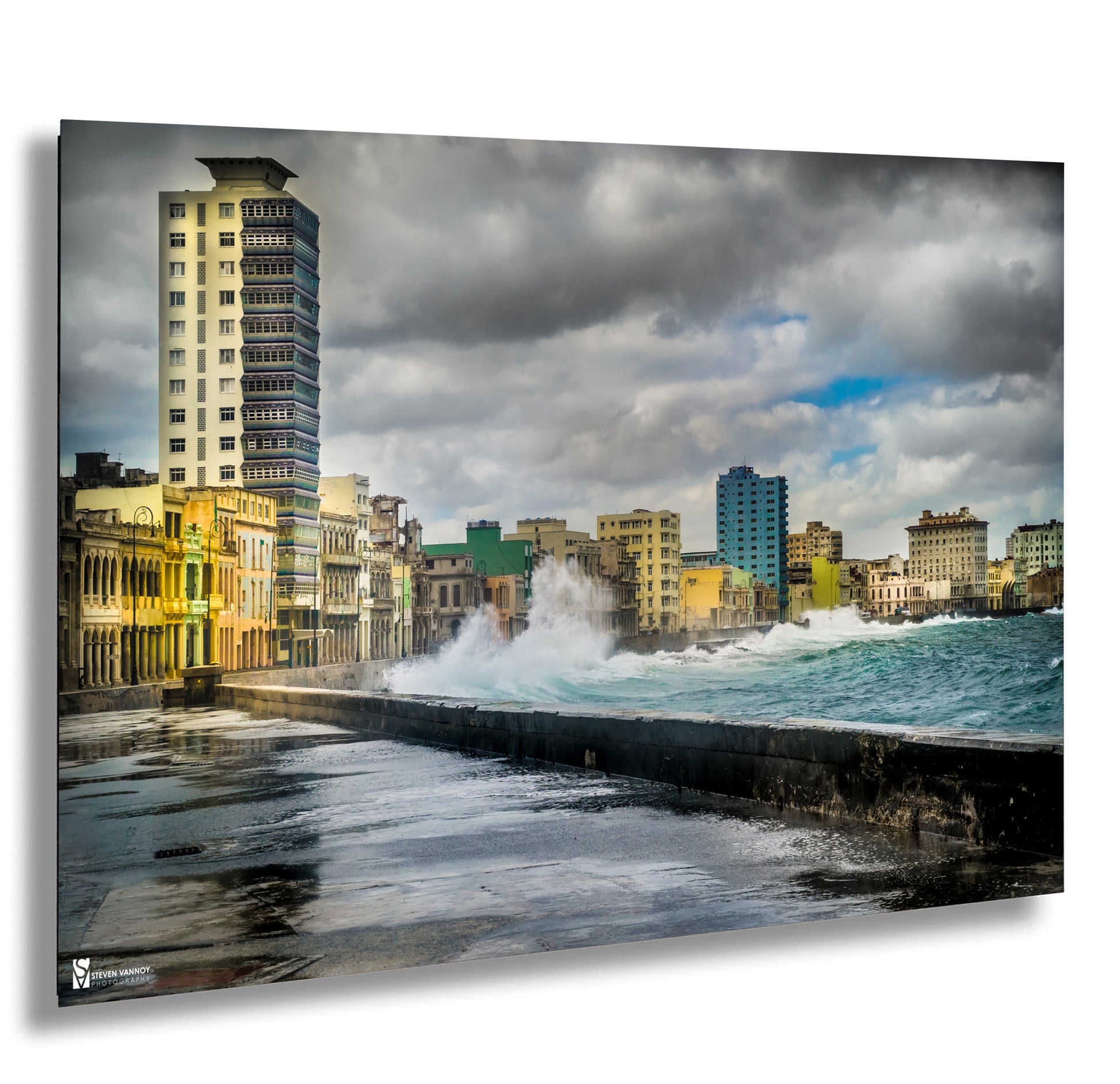 a picture of a city by the ocean