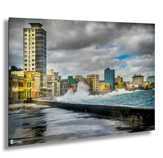 a picture of a city by the ocean