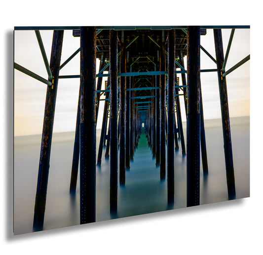 a picture of the underside of a pier