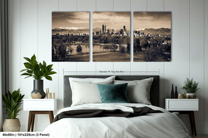 a black and white photo of a city skyline