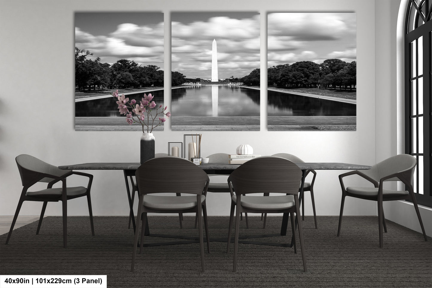 a black and white photo of the washington monument
