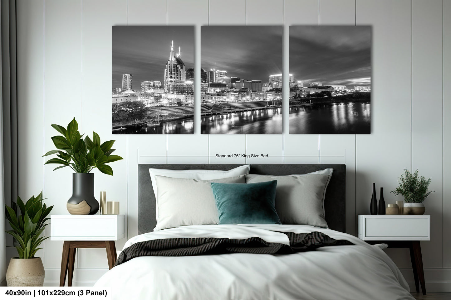 a black and white photo of a city skyline