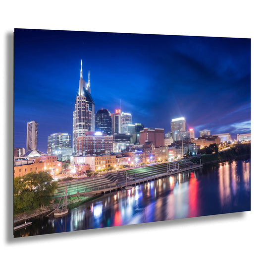 a picture of a city skyline at night