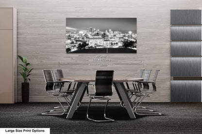 a black and white photo of a city skyline